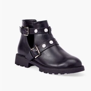 NWT Clarice Cut-Out Lug sole boot 7.5